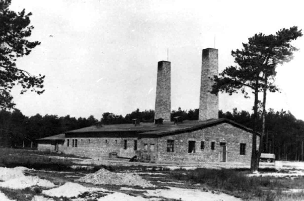 auschwitz crematorium gas chamber