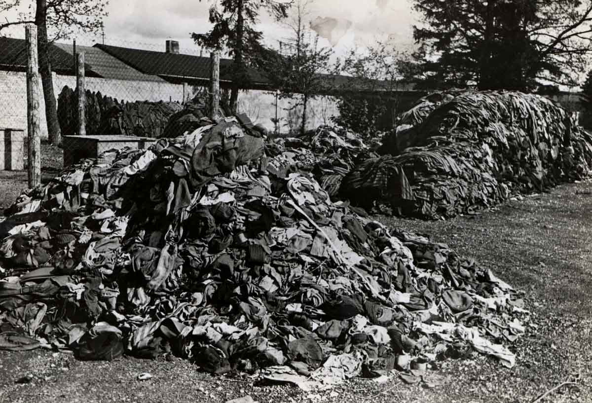 jewish prisoner clothing dachau concentration camp nazi germany