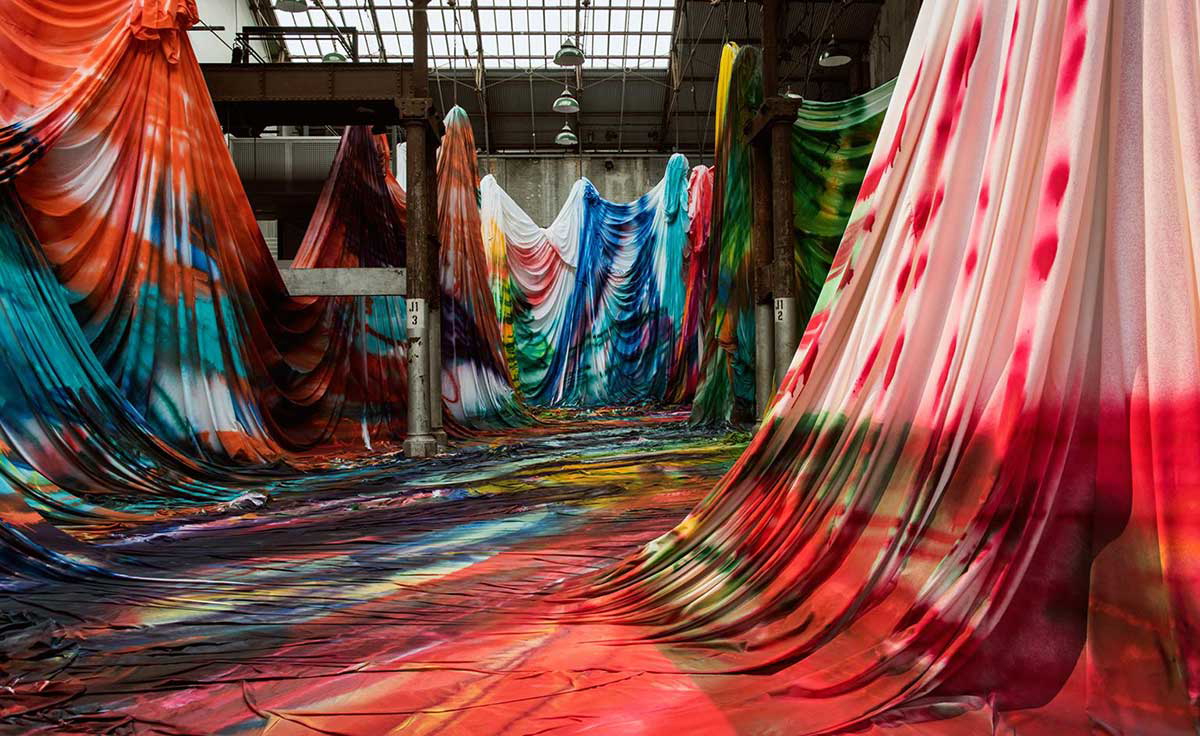 katharina Grosse installation art