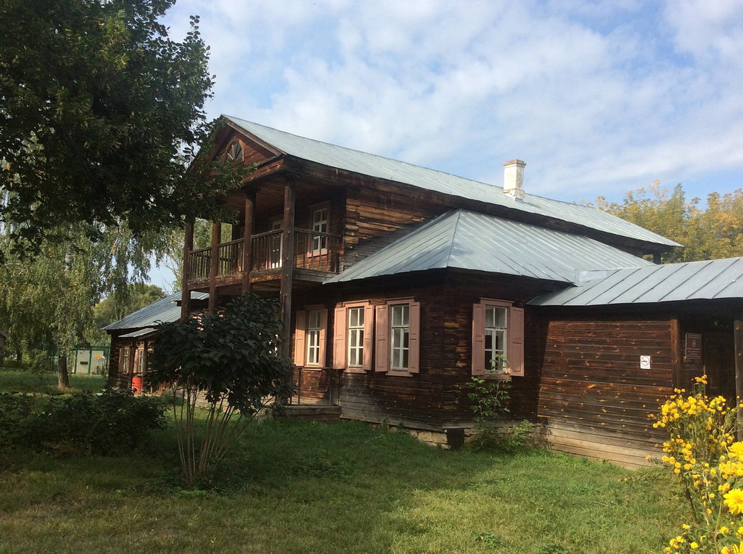 lenin house grandfather