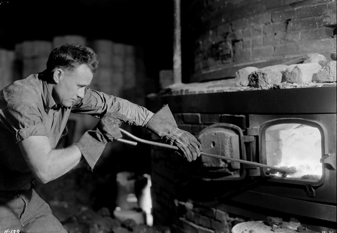 Lewis hine factory worker