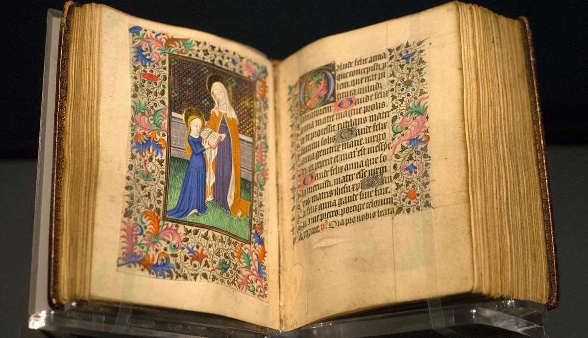 how were illuminated manuscripts made