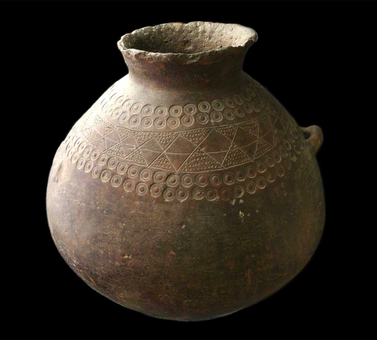 taiwan pot austronesian red slip pottery