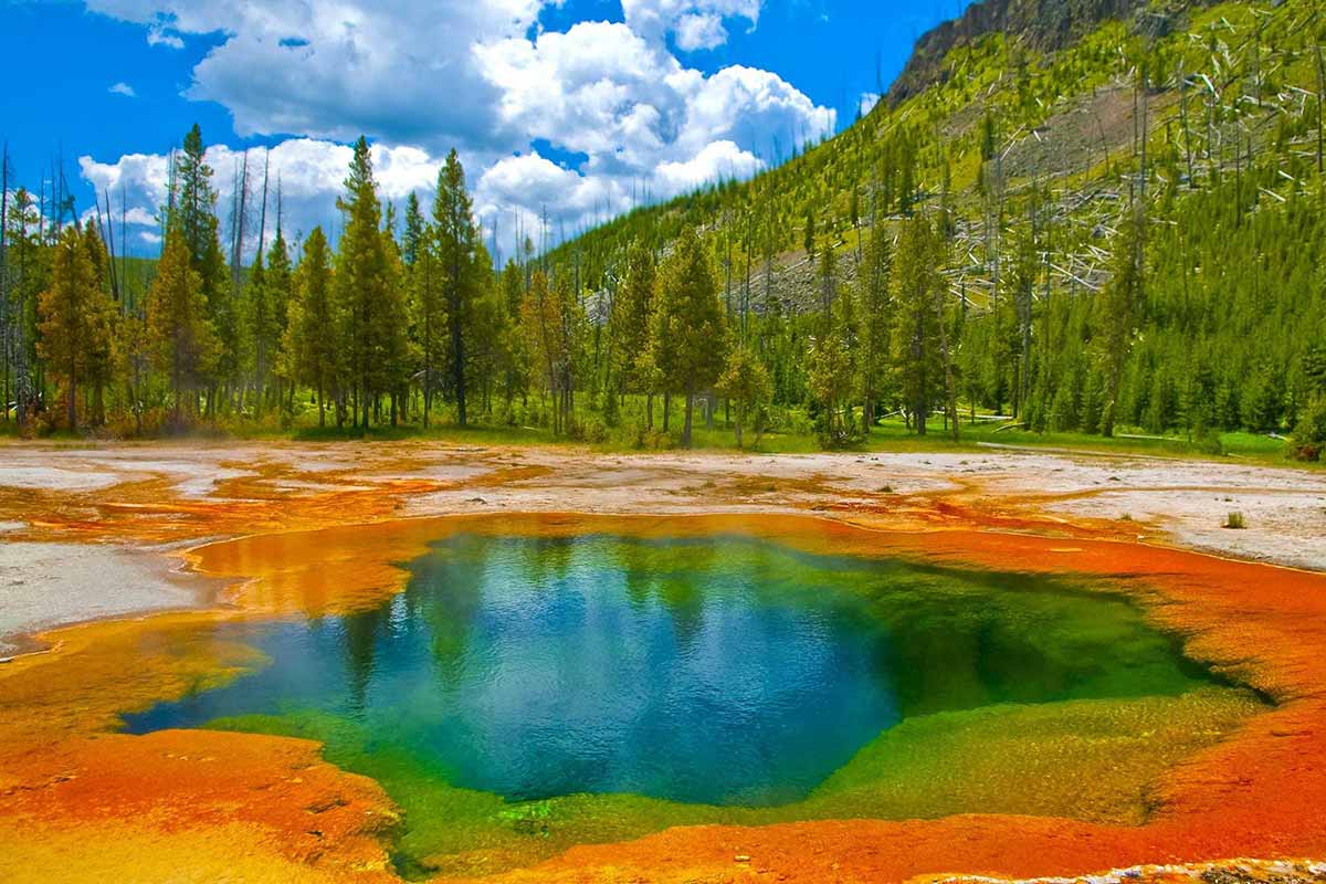 midway geyser basin yellowstone national park