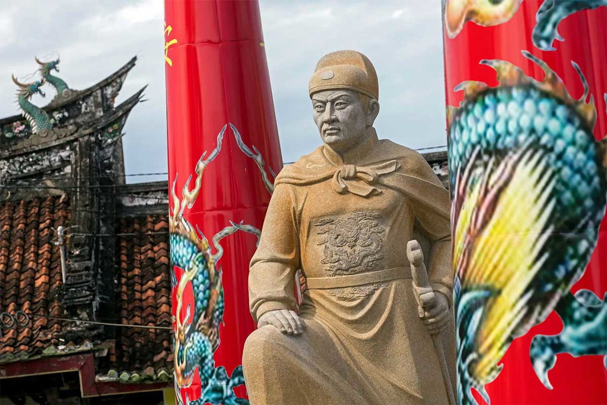 statue zheng he