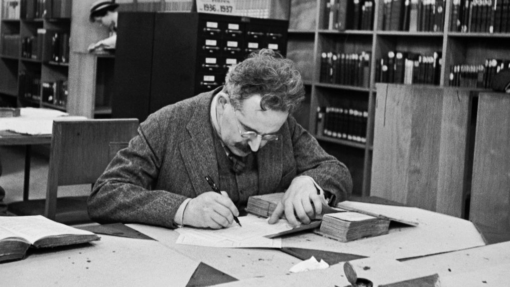 Walter benjamin photograph