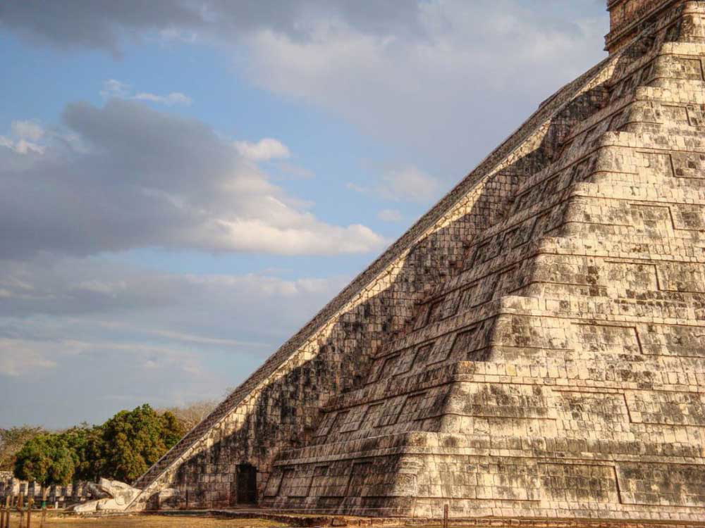 kukulkan el castillo pyramid serpent shadow equinox