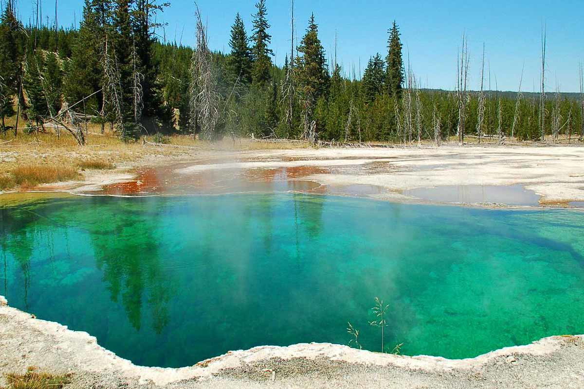 yellowstone lake national park