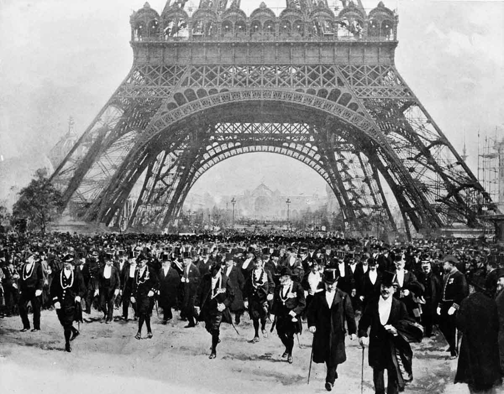 eiffel tower opening event