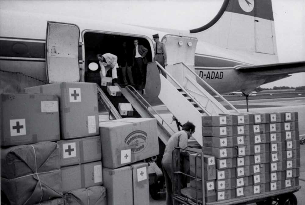 french red cross airlift supply drop