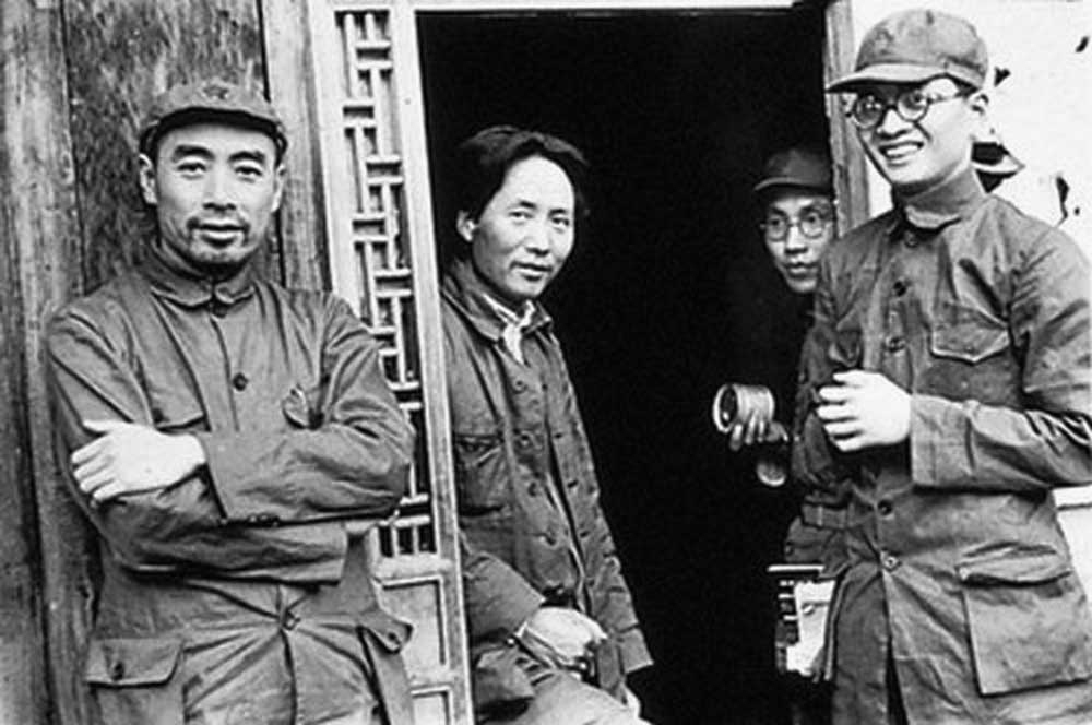 mao zedong center supporters yanan