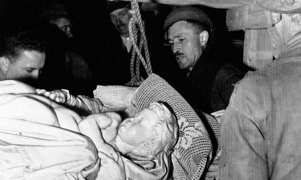 michelangelo madonna and child world war II