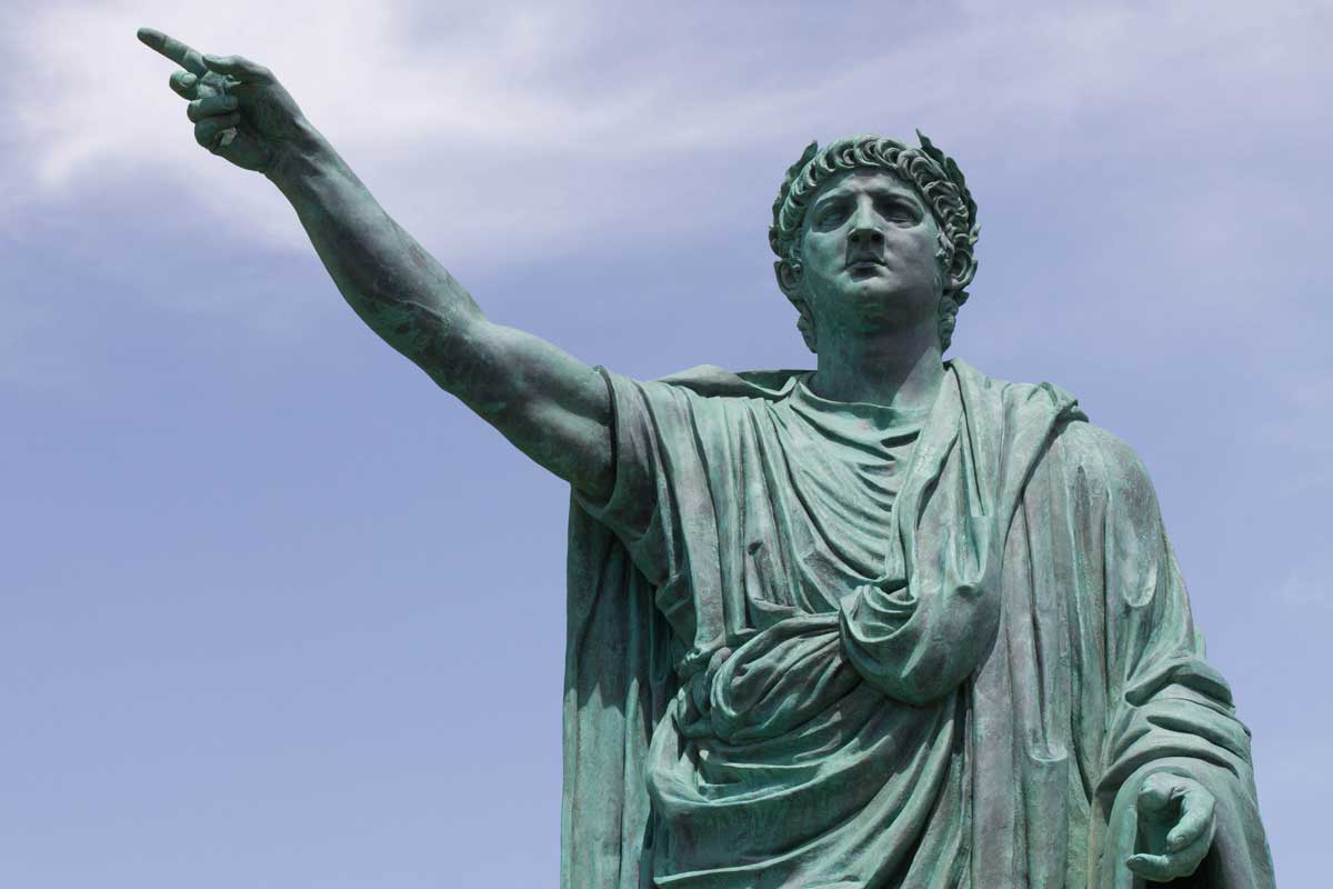 statue of emperor nero