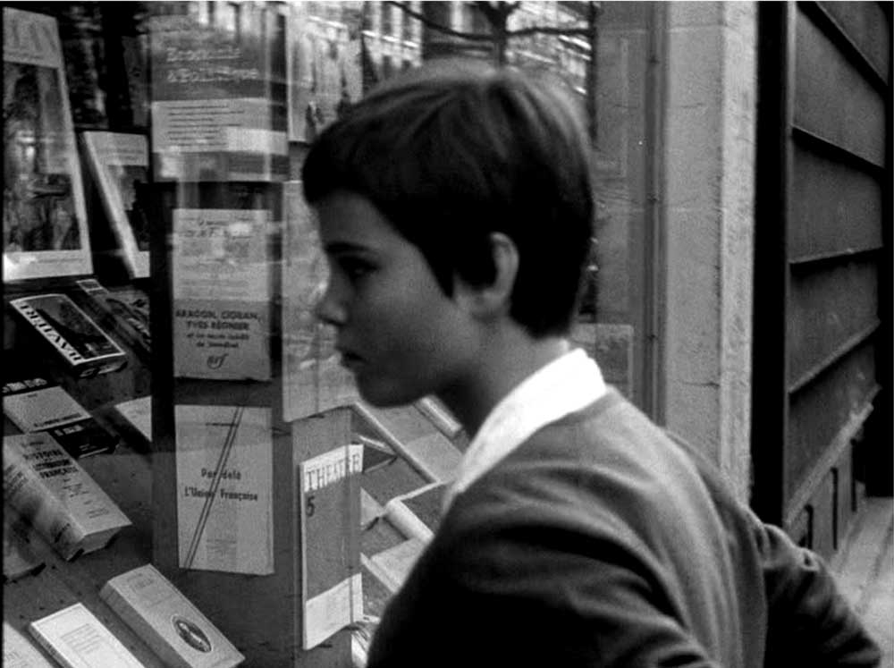 still from critique de la separation