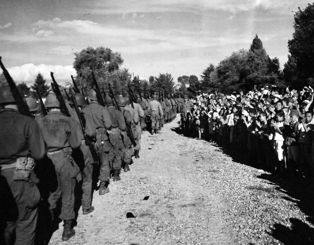 us troops japanese surrender 1945