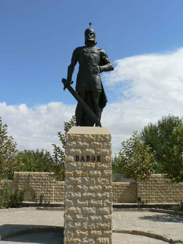 babak statue azerbaijan