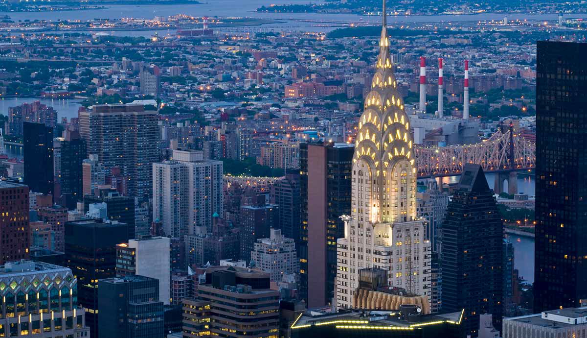 chrysler building skyscraper night view