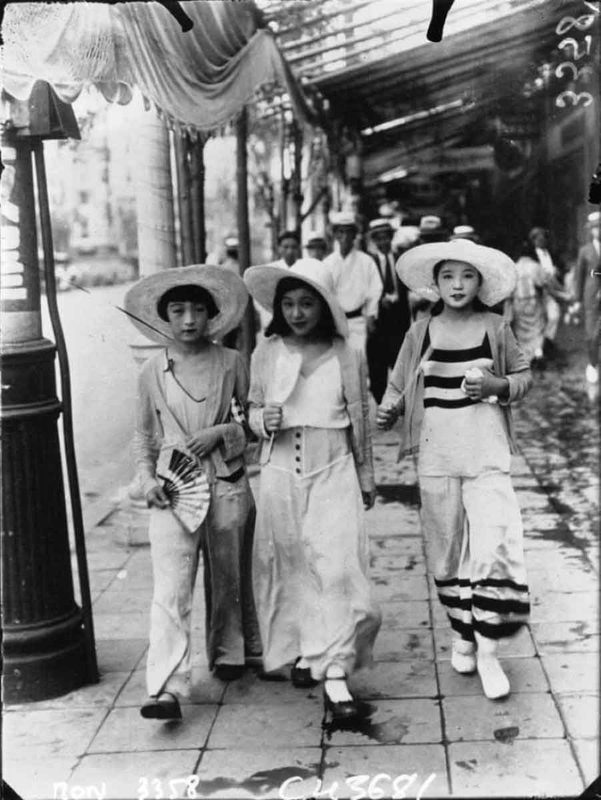 japanese modan garus streets tokyo 1928 photo