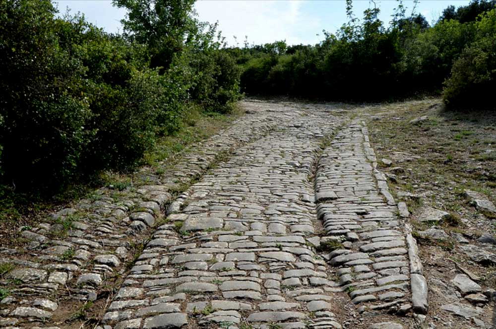 roman road ambrussum