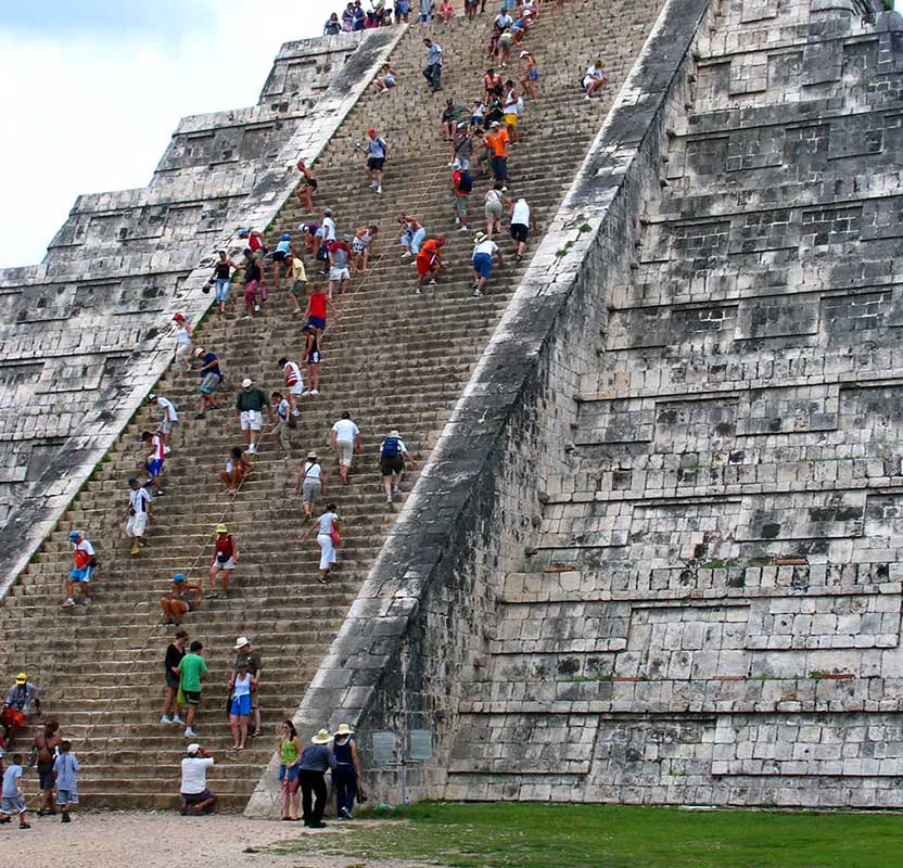 el castillo steps tourists chichen itza