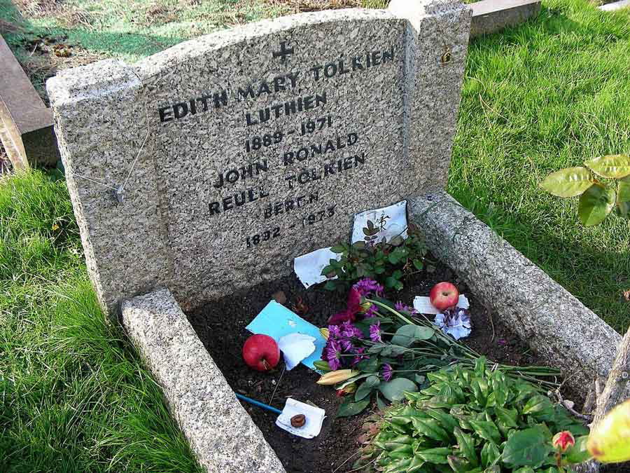 j r r tolkien gravestone