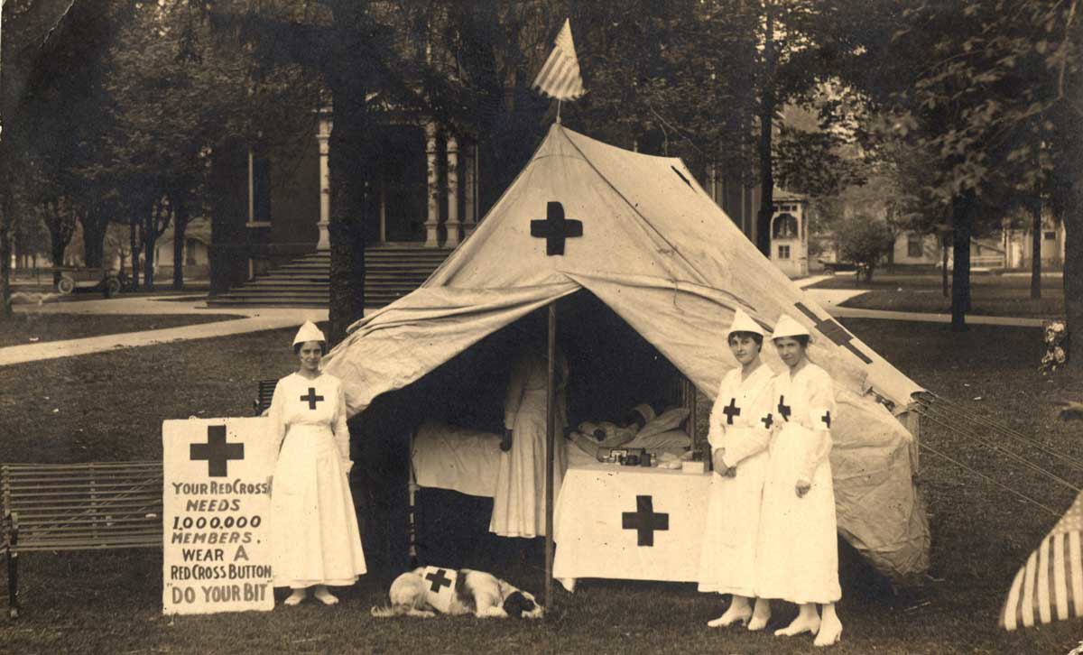 red cross nurses world war photo