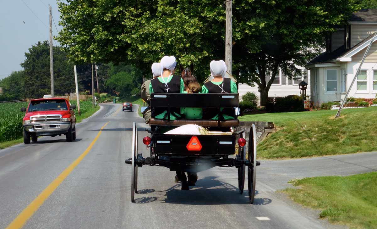 amish driving modern
