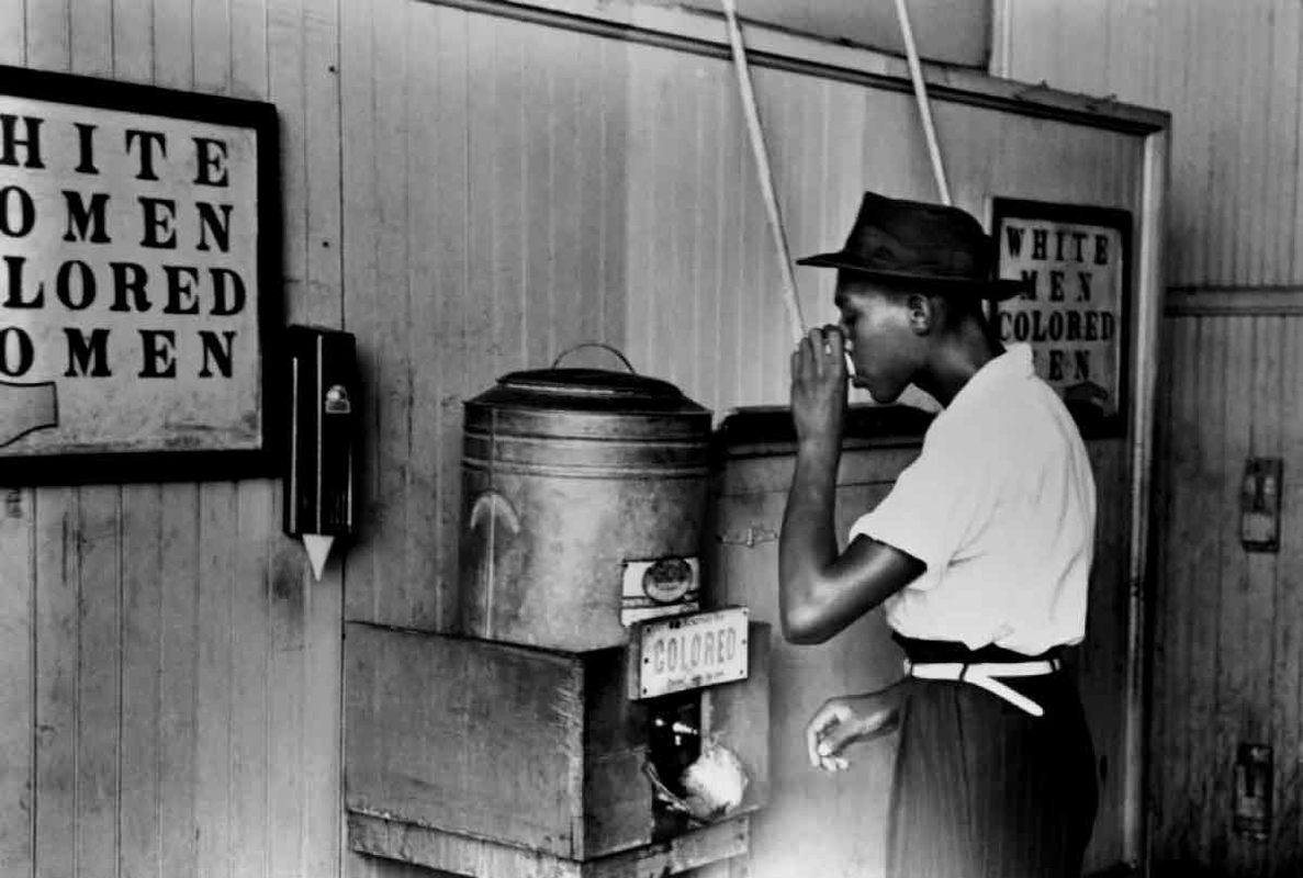 black man drinking coloured water fountain 1939 segregation