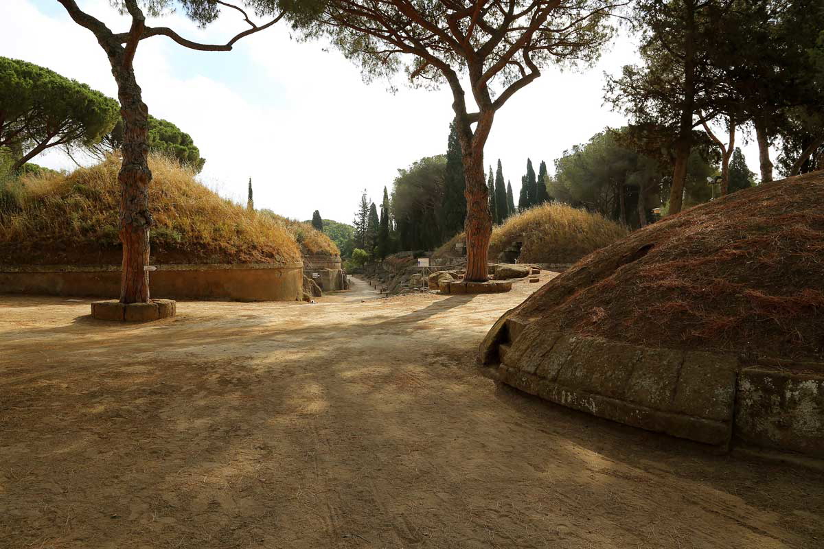 etruscan cerveteri beehive tombs