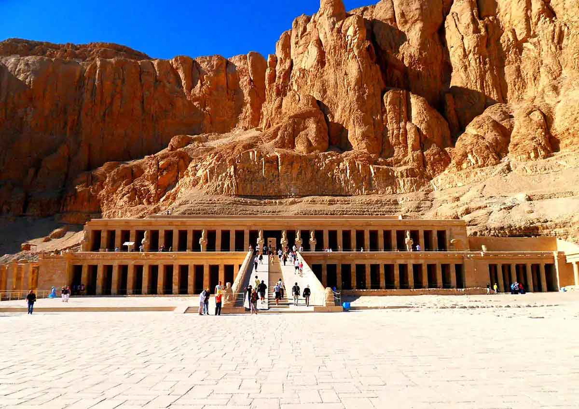 hatshepsut temple entrance nile cruise
