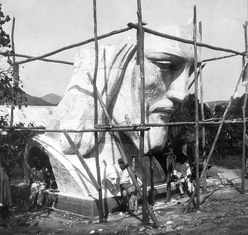 christ redeemer head construction