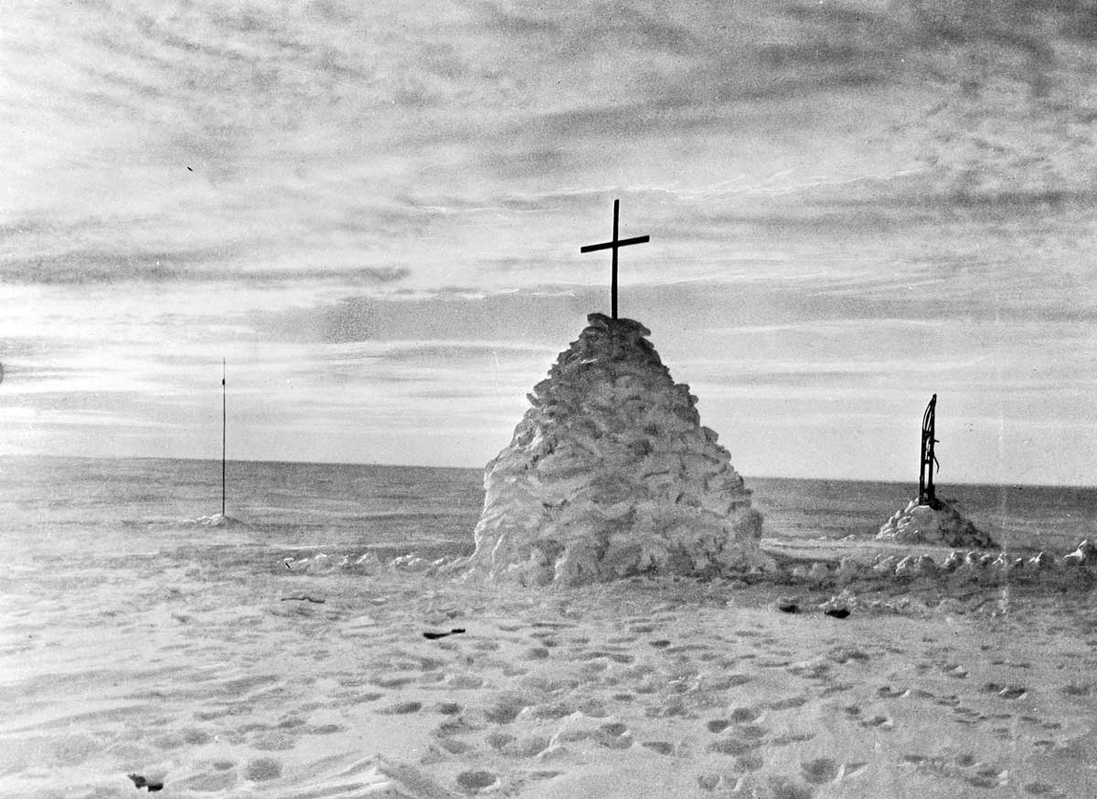 robert falcon scott cairn