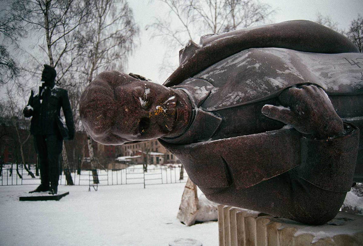 stalin statue toppled