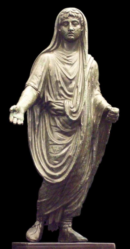 statuette roman genius