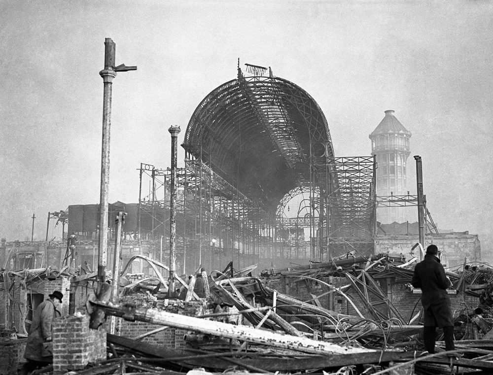the crystal palace london fire