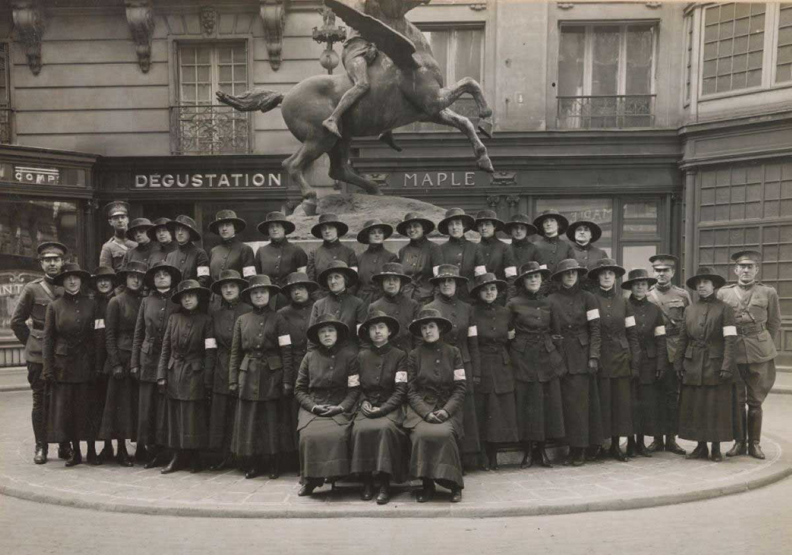 hello girls france arrival