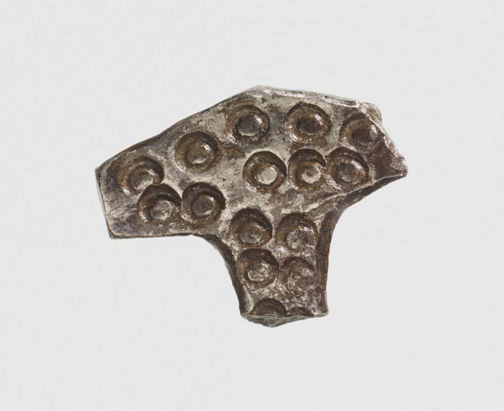 thor hammer decorated pendant