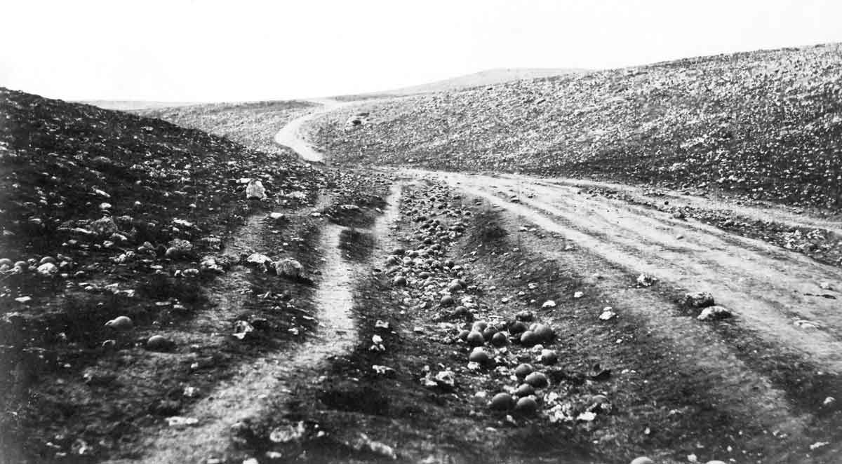 valley shadow death roger fenton
