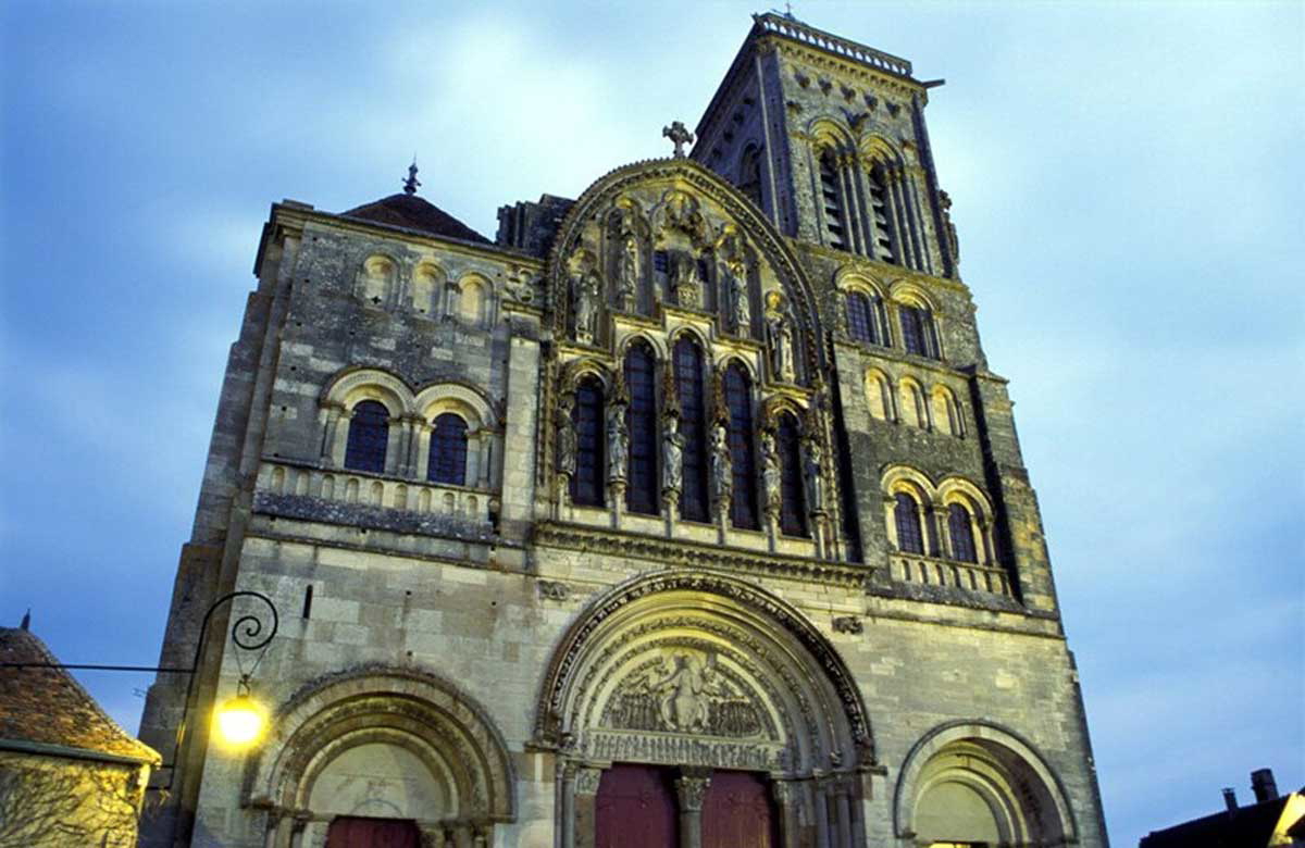 vezelay abbey of sainte madalaine