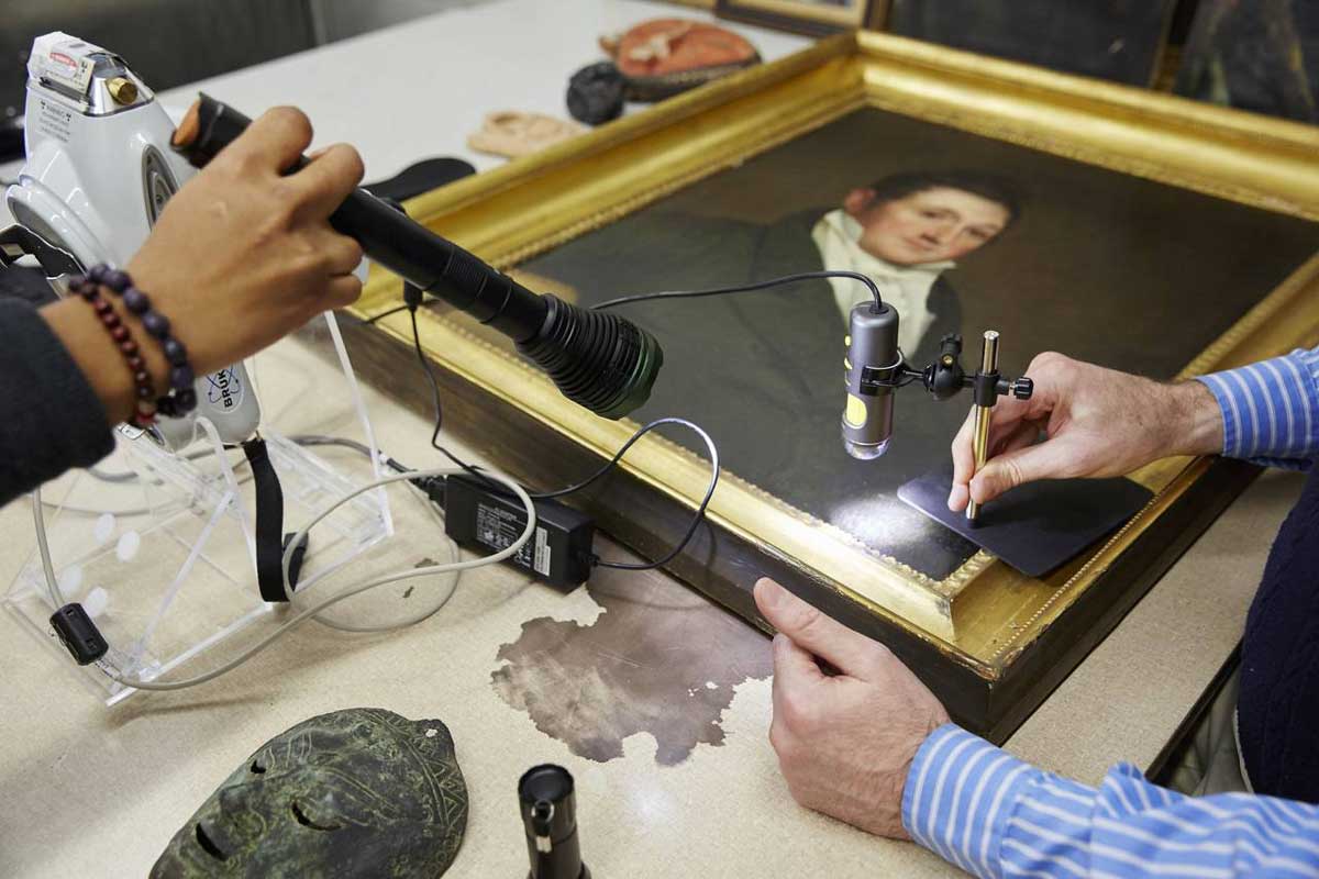 art forgeries forensics lab photo