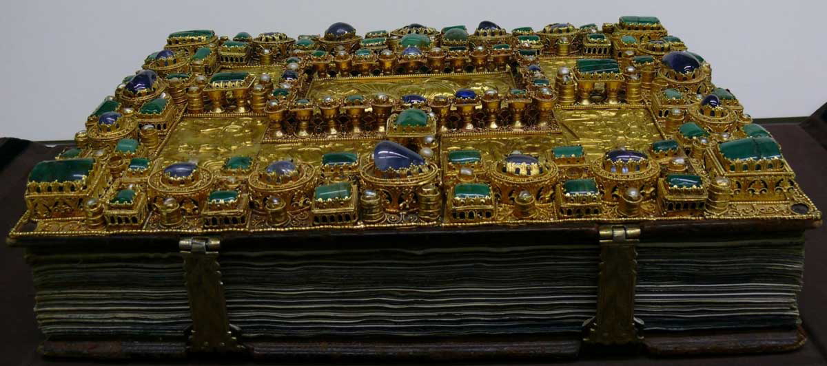 codex aureus saint emmeram manuscript decoration