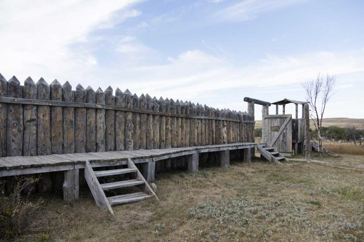 fort phil kearny stockade wall