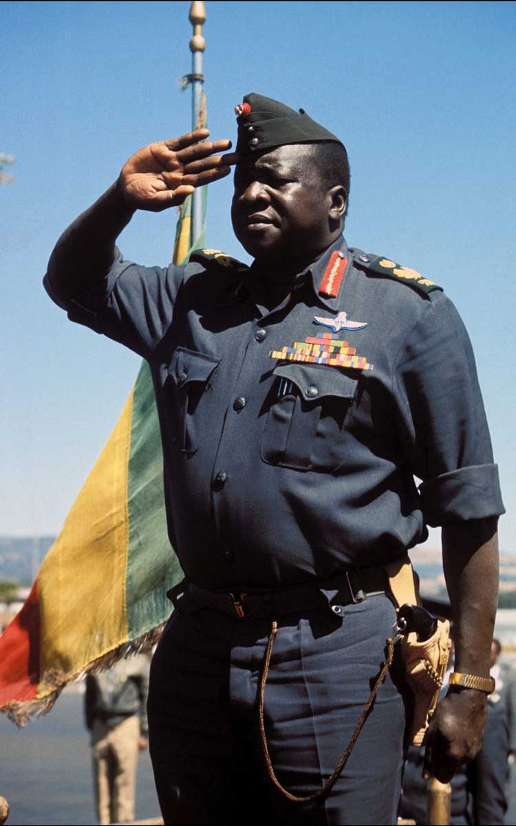 idi amin saluting