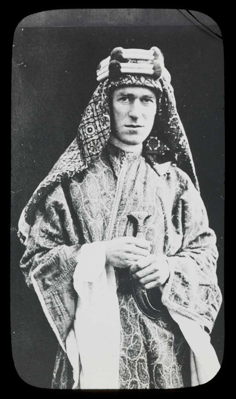 lawrence of arabia colonel photo arab dress
