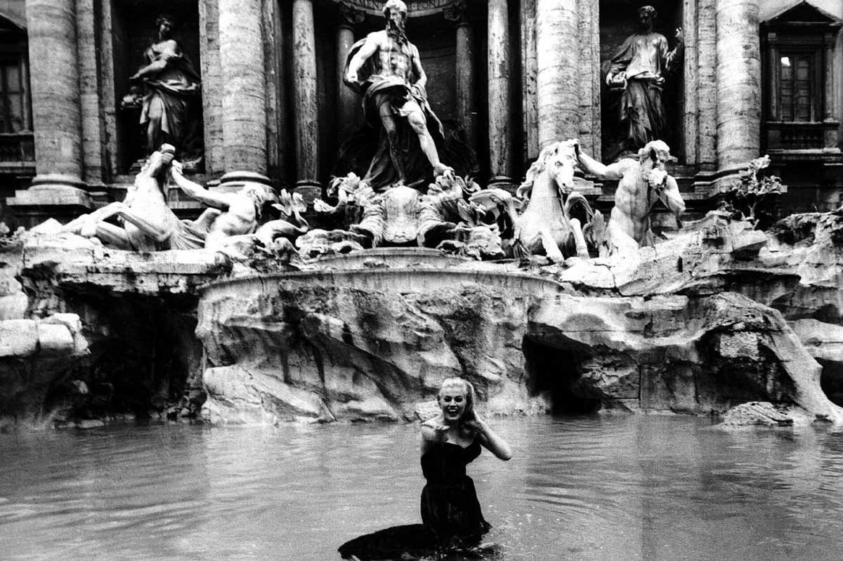 anita ekberg la dolce vita fountain scene