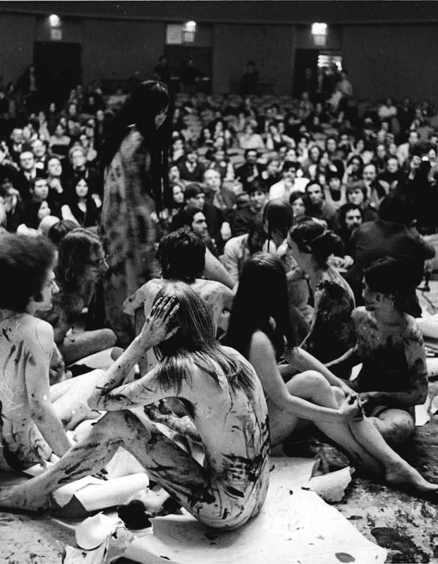yayoi kusama happening 1970