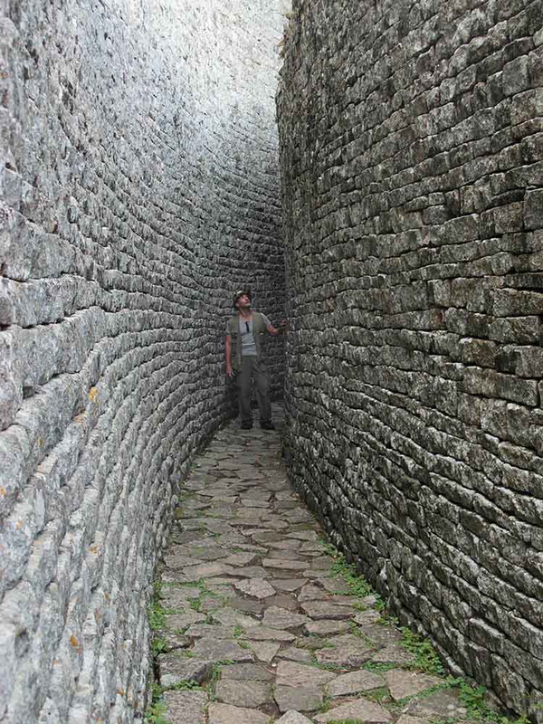 great zimbabwe inner corridor