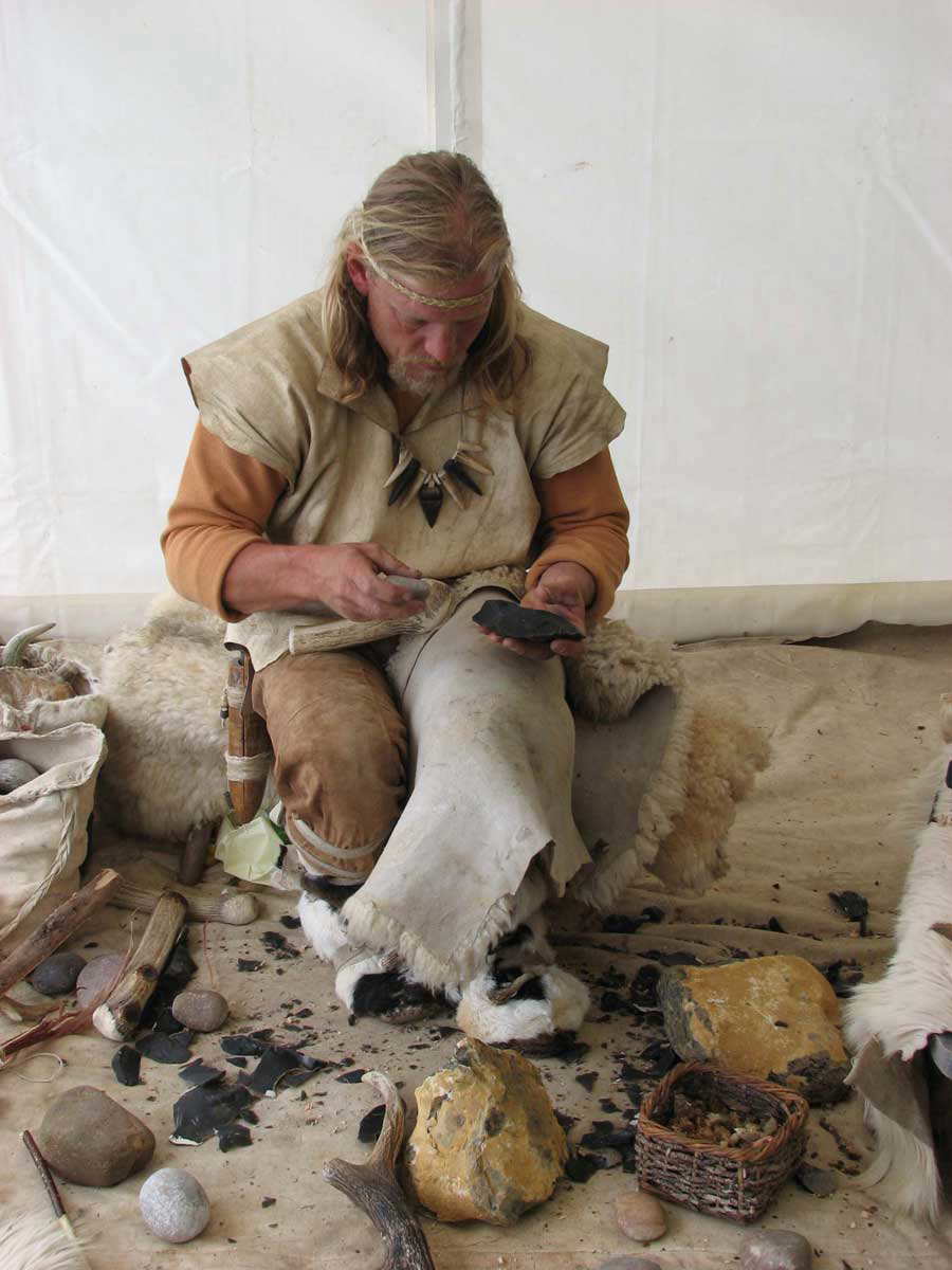 human evolution flintknapping