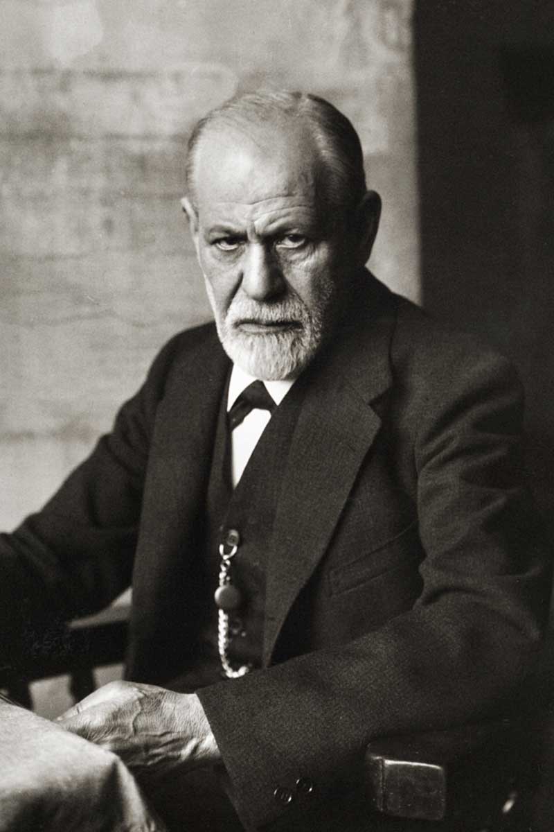 sigmund freud photo black white