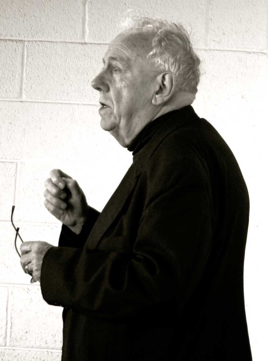 alasdair macIntyre